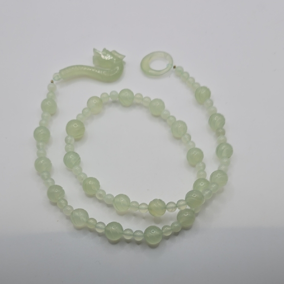 Vintage Chinese Carved Jade Green Beaded Necklace With Dragon Clasp - Picture 8 of 8